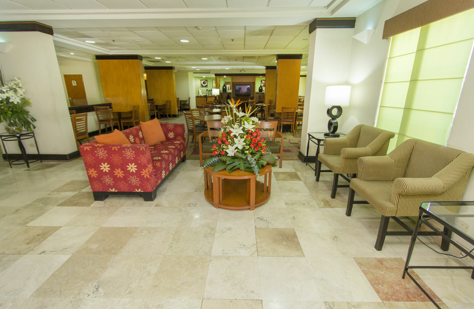 Отель Wyndham Garden Monterrey Aeropuerto Экстерьер фото